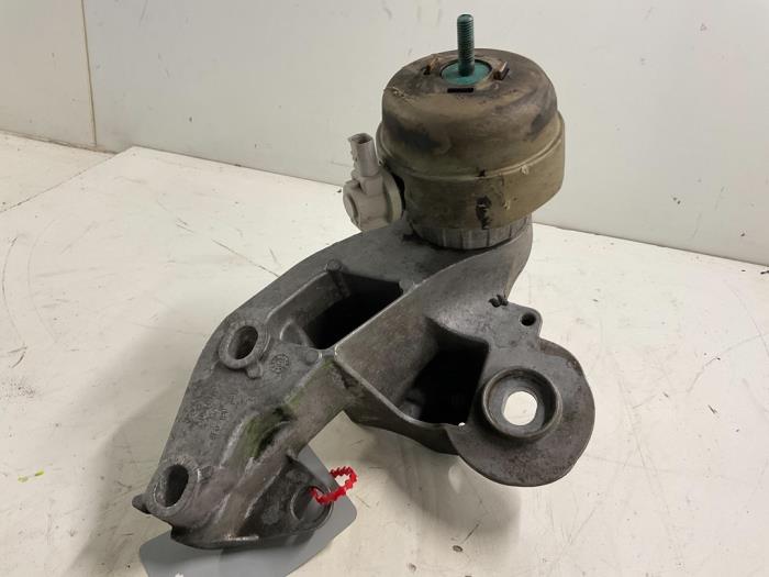 Engine mount Audi A6 Avant Quattro 3.0 TDI V6 24V - 4F0199351S 059100033E