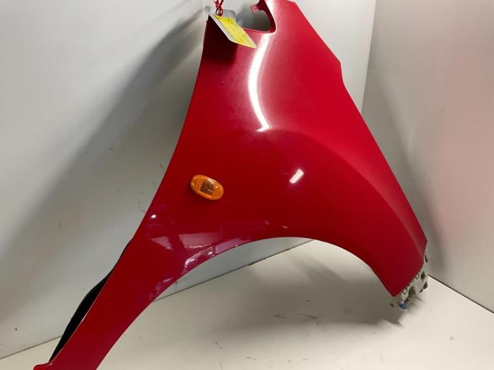 Front wing, right from a Chevrolet Spark (M300) 1.0 16V Bifuel 2012