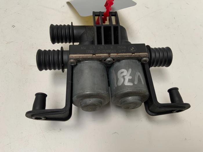 Begagnade Extra vattenpump BMW 5 serie (E60) 530i 24V Pris € 20,00 Marginaltabell erbjuds av Autodemontage van der Iest