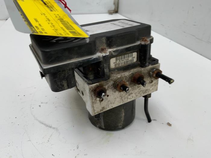 Begagnade ABS-pump Volkswagen Fox (5Z) 1.2 Pris € 20,00 Marginaltabell erbjuds av Autodemontage van der Iest