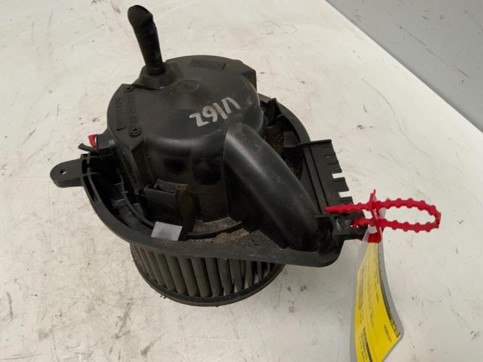 Heating and ventilation fan motor from a Mercedes-Benz Sprinter 3t (903) 308 D 1999