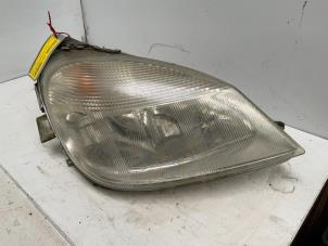 Used Headlight, right Mercedes Vaneo (W414) 1.7 CDI 16V Price € 30,00 Margin scheme offered by Autodemontage van der Iest