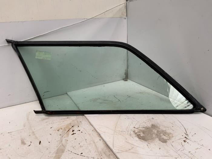 Extra window 2-door, rear right from a Mercedes-Benz E Combi diesel (S124) 2.5 250 TD 1993