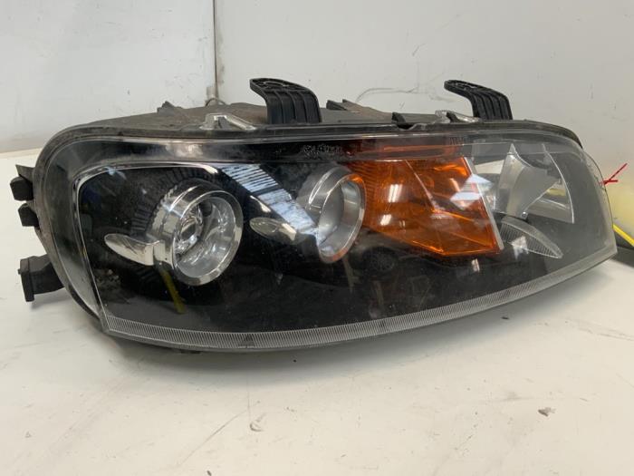 Fiat Punto 188 Front Headlight H1/H1/H3 With Fog Lamp Left Side 