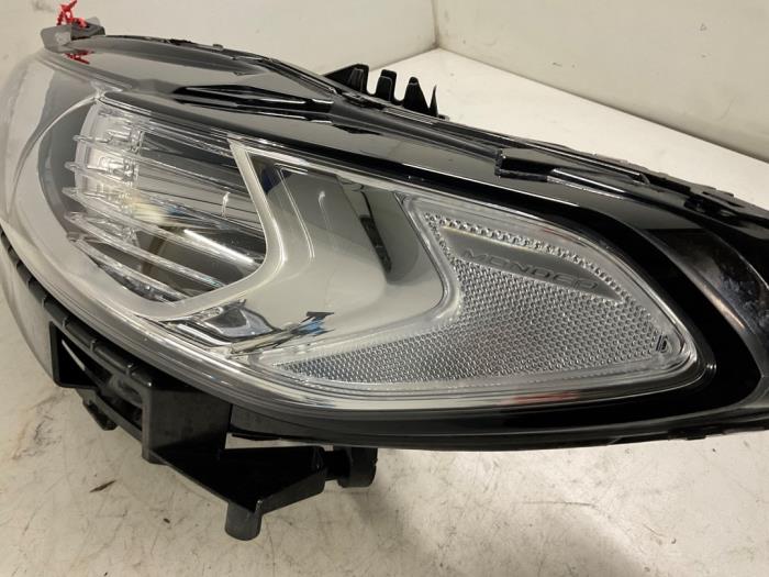 Headlight, left from a Ford Mondeo V Wagon 1.5 EcoBoost 16V 2019