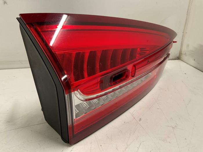 Rücklicht links van een Ford Mondeo V Wagon 1.5 EcoBoost 16V 2019