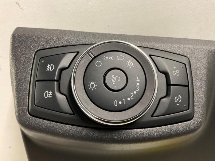 Licht Schalter van een Ford Mondeo V Wagon 1.5 EcoBoost 16V 2019