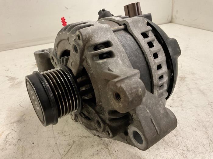 Dynamo from a Ford Mondeo V Wagon 1.5 EcoBoost 16V 2019