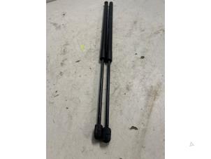Used Set of gas struts for boot Mercedes E (W212) E-350 CDI V6 24V BlueEfficiency Price € 17,50 Margin scheme offered by Autodemontage van der Iest