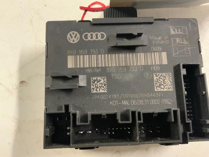 Używane Modul Comfort Audi A1 (8X1/8XK) 1.2 TFSI Cena € 47,50 Procedura marży oferowane przez Autodemontage van der Iest