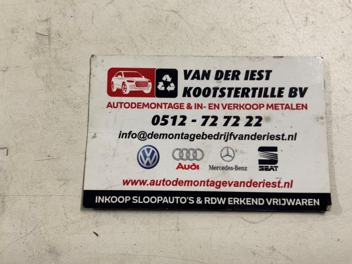 Wtyk pasa bezpieczenstwa srodek tyl z Volkswagen Golf VII (AUA) 1.4 TSI 16V 2013
