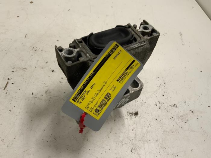 Used Engine mount Volkswagen Golf VII (AUA) 1.6 TDI BlueMotion 16V Price € 19,99 Margin scheme offered by Autodemontage van der Iest