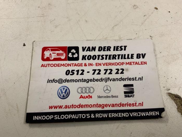Kit amortisseur couvercle coffre d'un Volkswagen Golf VII (AUA) 1.6 TDI BlueMotion 16V 2014