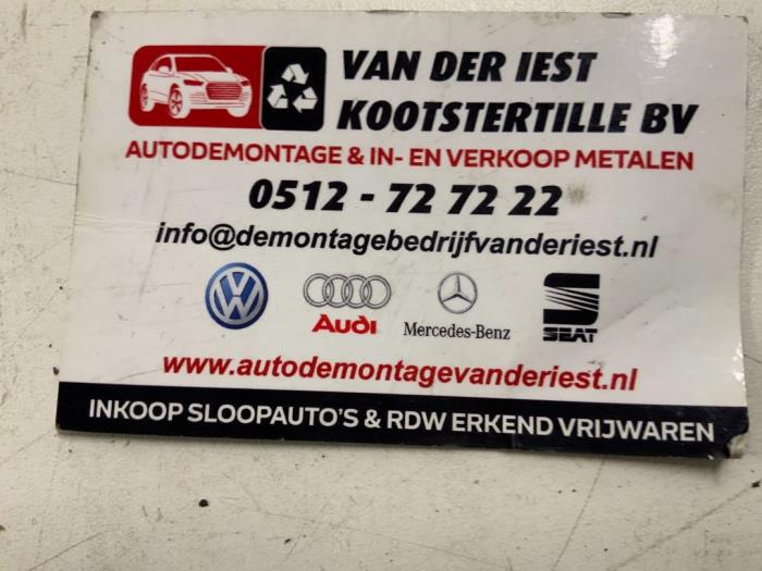 Bras essuie-glace arrière d'un Volkswagen Golf VII (AUA) 1.6 TDI BlueMotion 16V 2014