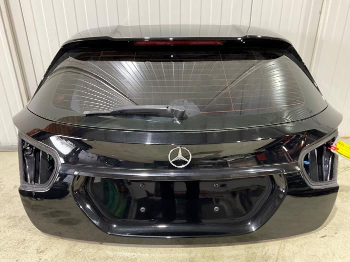 Begagnade Baklucka Mercedes GLA (156.9) 1.6 180 16V Pris € 599,99 Marginaltabell erbjuds av Autodemontage van der Iest