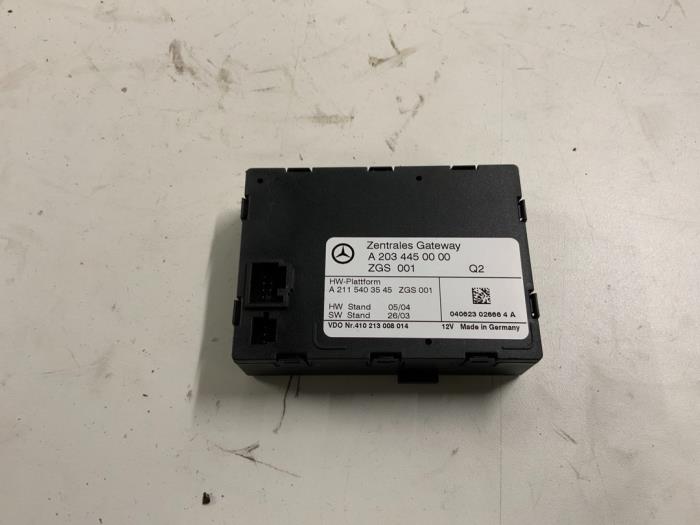 Używane Modul gateway Mercedes C (W203) 1.8 C-200K 16V Cena € 29,99 Procedura marży oferowane przez Autodemontage van der Iest