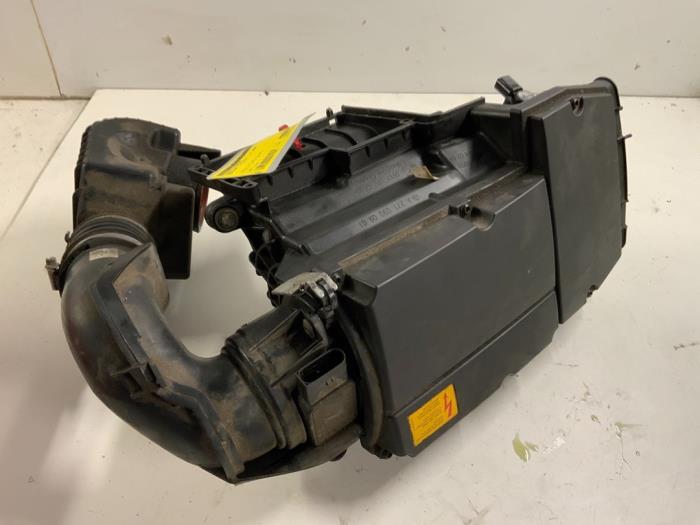 Begagnade Luftfilterhus Mercedes C (W203) 1.8 C-200K 16V Pris € 79,99 Marginaltabell erbjuds av Autodemontage van der Iest
