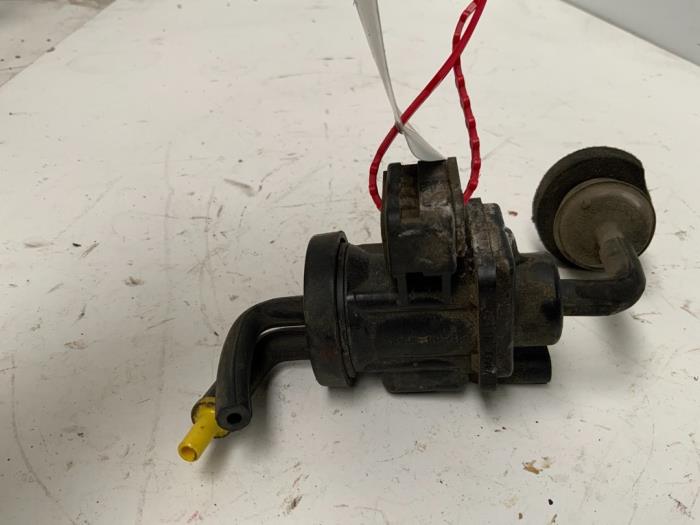 Usagé Régulateur pression turbo Mercedes C Combi (S203) 2.2 C-200 CDI 16V Prix € 10,00 Règlement à la marge proposé par Autodemontage van der Iest