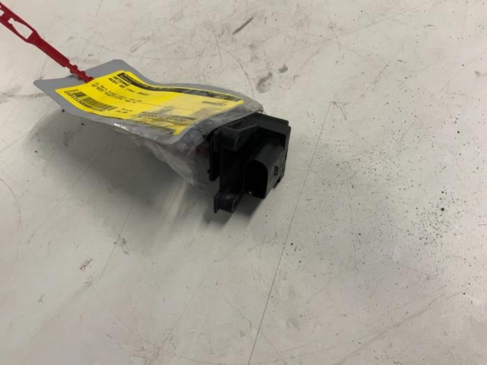 Używane Antena Audi A5 Sportback (8TA) 2.0 TFSI 16V Cena € 24,00 Procedura marży oferowane przez Autodemontage van der Iest