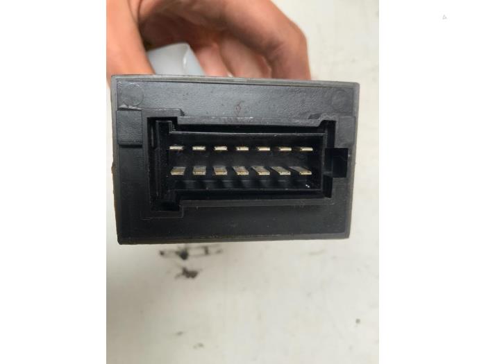 LPG Modul van een Mercedes-Benz S (W220) 5.8 S-600L V12 36V 2000