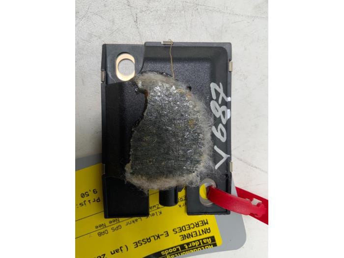 Begagnade Antenn Mercedes E Combi (S211) 2.2 E-220 CDI 16V Pris € 9,50 Marginaltabell erbjuds av Autodemontage van der Iest