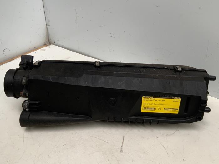 Begagnade Luftfilterhus Mercedes E (W211) 3.2 E-320 CDI 24V Pris € 44,50 Marginaltabell erbjuds av Autodemontage van der Iest