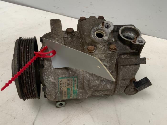 Usagé Pompe clim Volkswagen Caddy III (2KA,2KH,2CA,2CH) 2.0 SDI Prix € 47,50 Règlement à la marge proposé par Autodemontage van der Iest