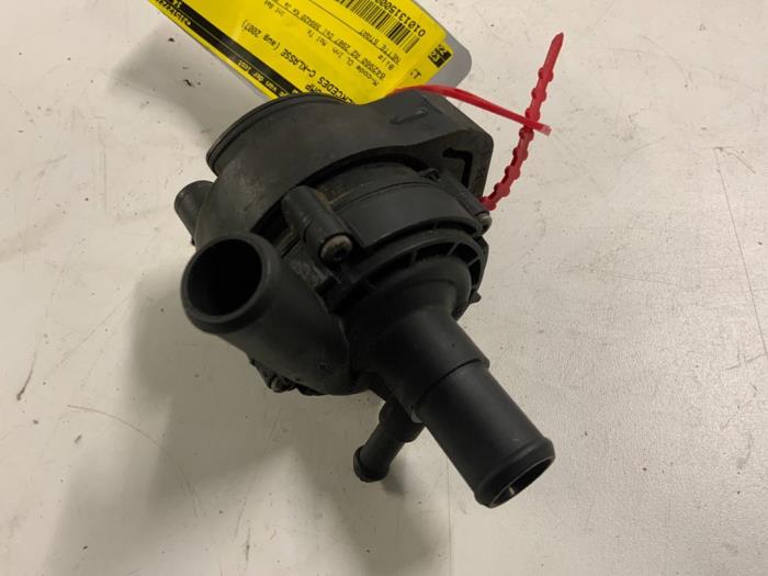 Begagnade Vattenpump Mercedes C (W204) 3.0 C-320 CDI V6 24V Pris € 18,50 Marginaltabell erbjuds av Autodemontage van der Iest