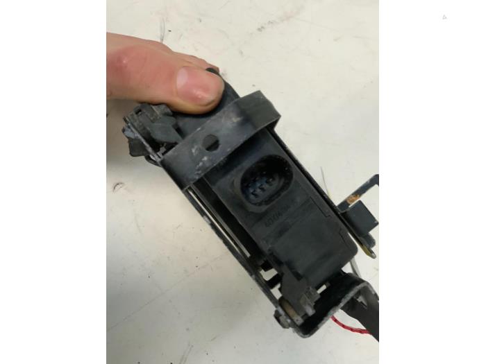 ABS Computer from a Volkswagen Golf V (1K1) 2.0 TDI 16V 2006