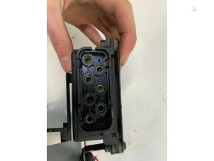 ABS Computer from a Volkswagen Golf V (1K1) 2.0 TDI 16V 2006