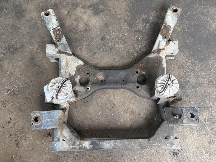 Used Subframe Mercedes Vito (639.6) 2.2 109 CDI 16V Price € 99,99 Margin scheme offered by Autodemontage van der Iest