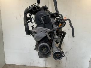 Motor van een Volkswagen Golf IV Variant (1J5) 1.9 TDI 100 2004
