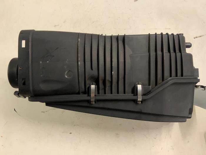 Begagnade Luftfilterhus Mercedes C Combi (S203) 2.2 C-220 CDI 16V Pris € 35,00 Marginaltabell erbjuds av Autodemontage van der Iest