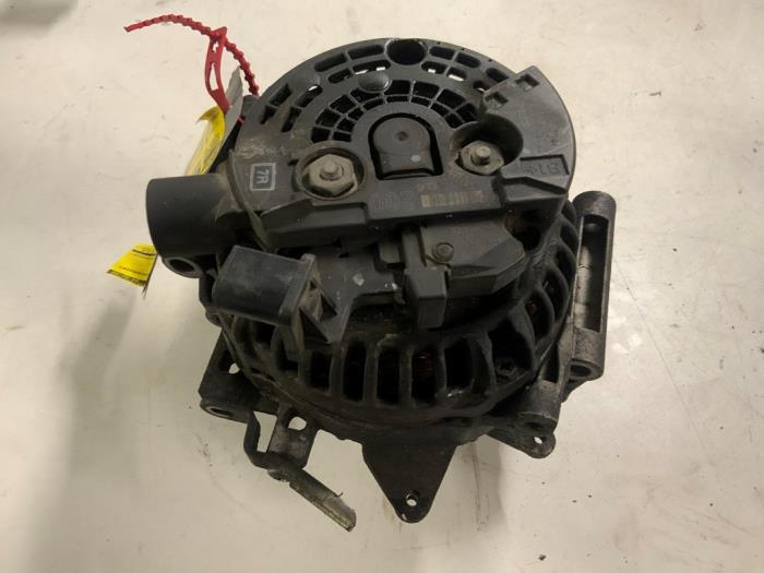 Begagnade Dynamo Mercedes C Combi (S203) 2.2 C-220 CDI 16V Pris € 47,50 Marginaltabell erbjuds av Autodemontage van der Iest
