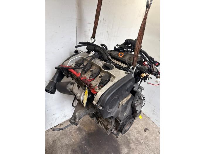Motor van een Audi A4 (B6) 2.0 20V 2001
