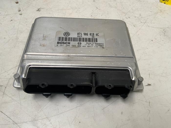 Used Engine management computer Mercedes E (W124) 2.3 230 E Price € 75,00 Margin scheme offered by Autodemontage van der Iest