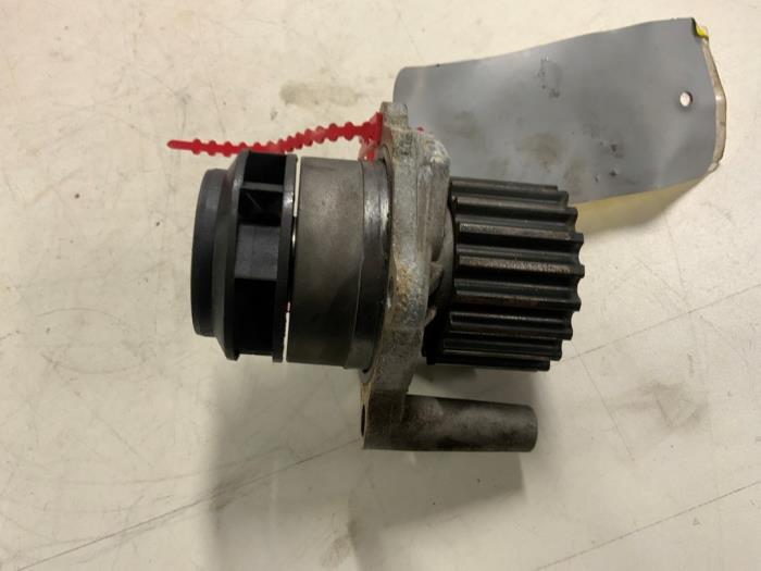 Begagnade Vattenpump Volkswagen Transporter T5 2.5 TDi PF Pris € 32,50 Marginaltabell erbjuds av Autodemontage van der Iest