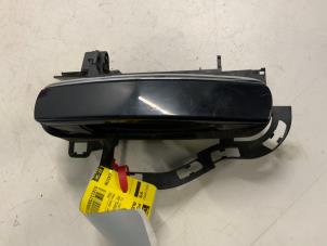 Usagé Poignée portière 4portes arrière droite Audi A6 Avant Quattro (C6) 3.0 TDI V6 24V Prix € 18,50 Règlement à la marge proposé par Autodemontage van der Iest