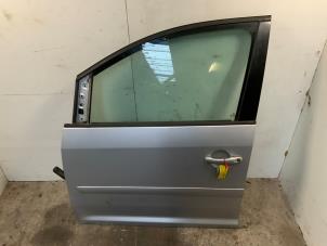 Begagnade Dörr, 4-dörrars, vänster fram Volkswagen Touran (1T1/T2) 2.0 TDI 16V 140 Pris € 49,99 Marginaltabell erbjuds av Autodemontage van der Iest