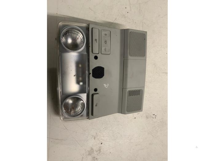 Begagnade Innerbelysning, fram Volkswagen Jetta III (1K2) 1.6 FSI 16V Pris € 29,99 Marginaltabell erbjuds av Autodemontage van der Iest