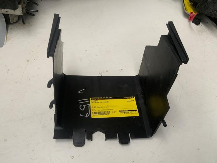 Battery box tray