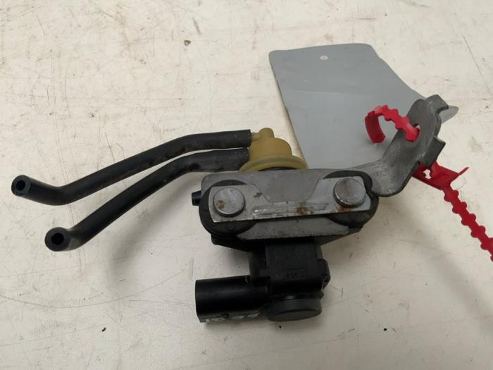 Begagnade Bränsletrycksregulator Volkswagen Polo V (6R) 1.2 TDI 12V BlueMotion Pris € 9,50 Marginaltabell erbjuds av Autodemontage van der Iest