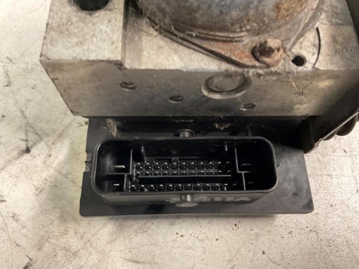 ABS Pumpe van een Audi A5 (8T3) 3.0 TDI V6 24V Quattro 2007