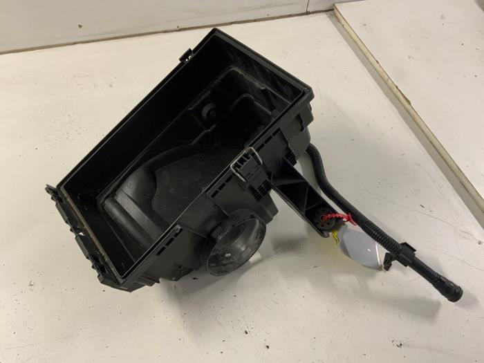 Gebrauchte Luftfiltergehäuse Volkswagen Transporter T5 2.5 TDi Preis € 45,00 Margenregelung angeboten von Autodemontage van der Iest