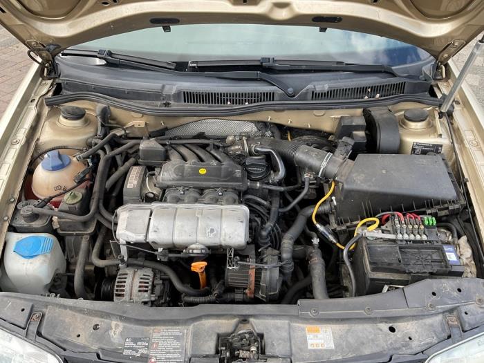 Używane Silnik Volkswagen Bora (1J2) 2.0 Cena € 199,99 Procedura marży oferowane przez Autodemontage van der Iest