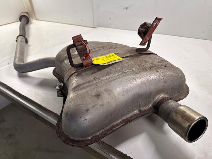 Begagnade Ljuddämpare, mitten + bak BMW Mini (R50/53) 1.6 16V Cooper Pris € 145,00 Marginaltabell erbjuds av Autodemontage van der Iest