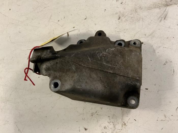 Used Engine mount Mercedes ML II (164/4JG) 3.0 ML-280 CDI 4-Matic V6 24V Price € 20,00 Margin scheme offered by Autodemontage van der Iest