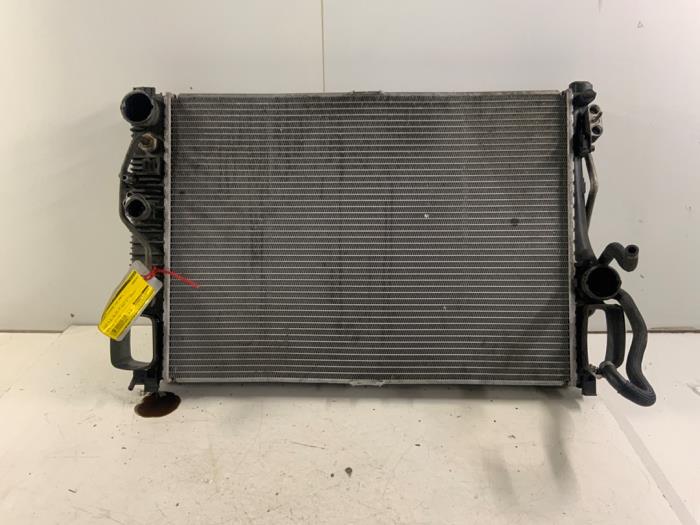 Usagé Radiateur Mercedes S (W221) 4.7 S-450 32V 4-Matic Prix € 60,00 Règlement à la marge proposé par Autodemontage van der Iest