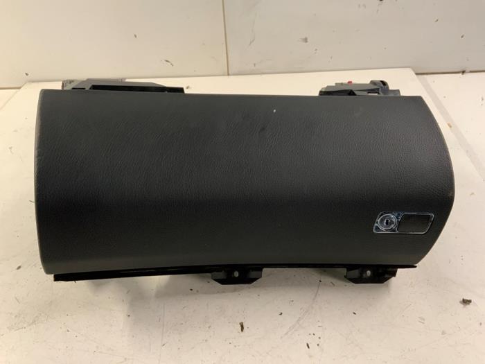 Begagnade Handskfack Mercedes S (W221) 4.7 S-450 32V 4-Matic Pris € 39,99 Marginaltabell erbjuds av Autodemontage van der Iest