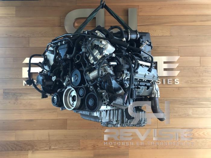 Motor van een BMW X6 (F16) xDrive50i 4.4 V8 32V 2015